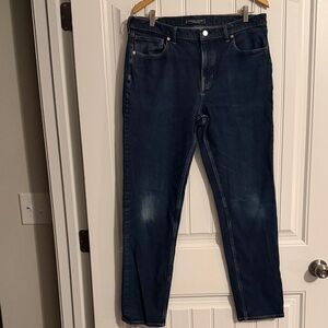 EVERLANE UNIFORM
The Relaxed Straight Fit Jeans 
35 x 34